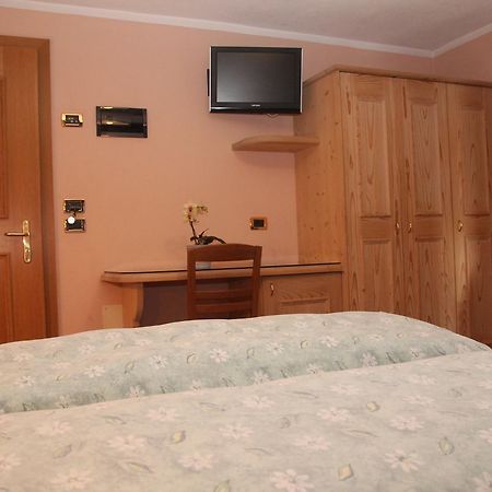 Albergo Caravasc ลีวินโญ ภายนอก รูปภาพ