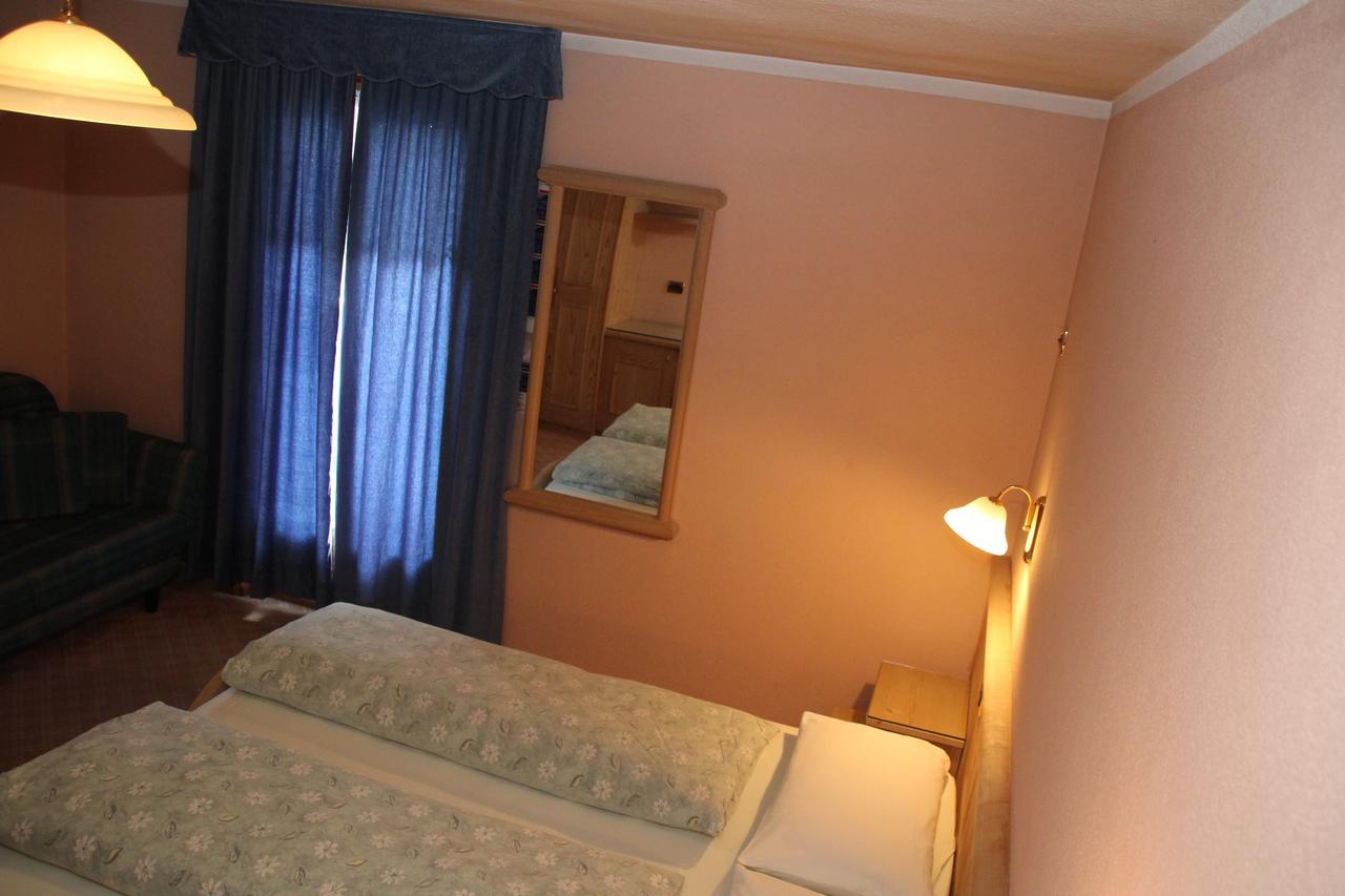 Albergo Caravasc ลีวินโญ ภายนอก รูปภาพ