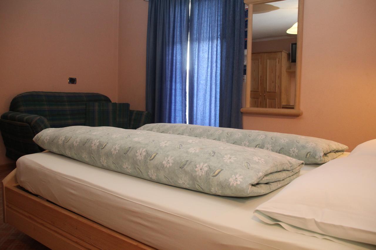 Albergo Caravasc ลีวินโญ ภายนอก รูปภาพ
