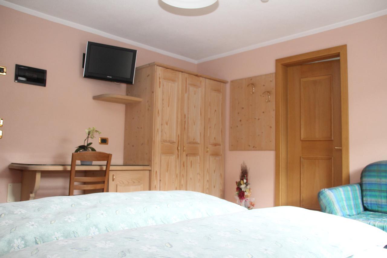 Albergo Caravasc ลีวินโญ ภายนอก รูปภาพ