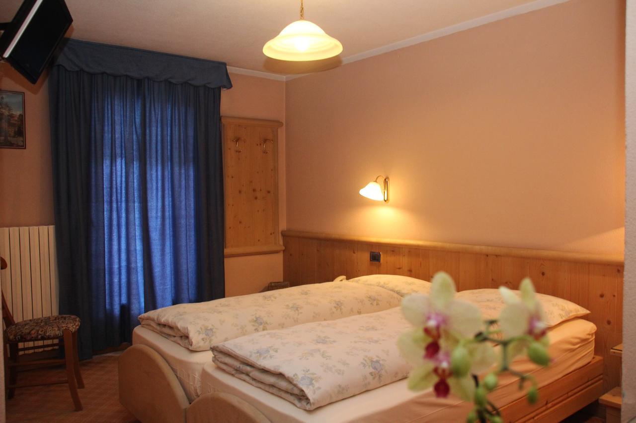 Albergo Caravasc ลีวินโญ ภายนอก รูปภาพ